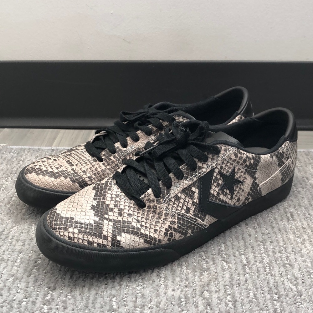 Men’s Converse Snake Skin /Snake patterned  size 10.5